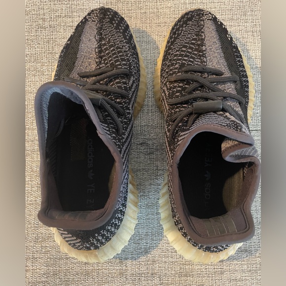 Yeezy 350 Boost - Picture 2 of 13
